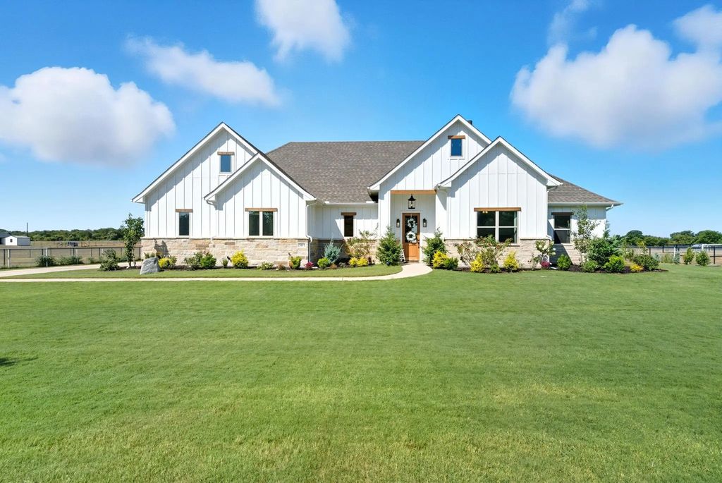 2011 Feather Lane, Weatherford