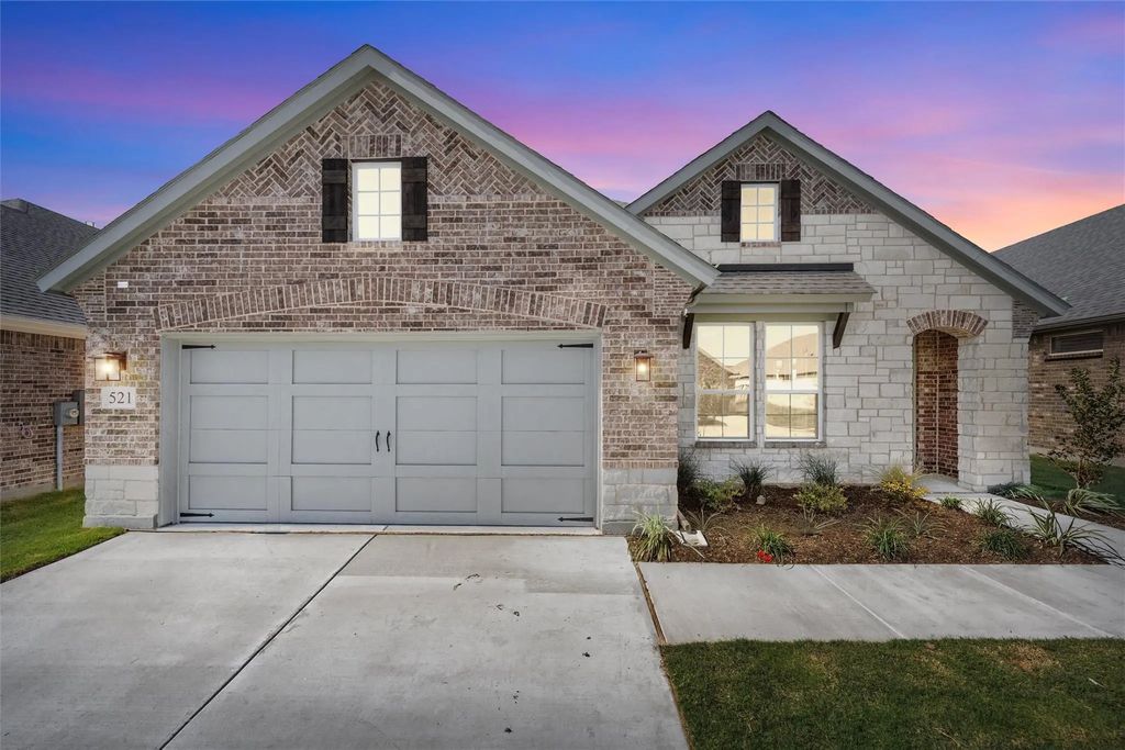 521 Pickett Creek Drive, Aledo
