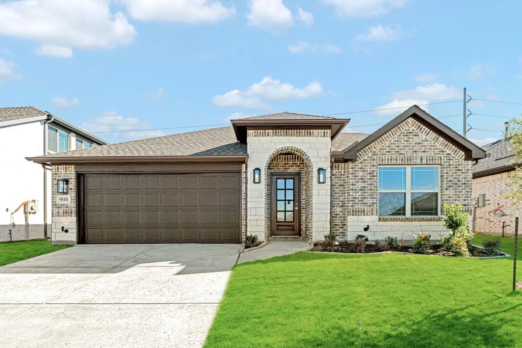 908 Alder Drive, Lavon