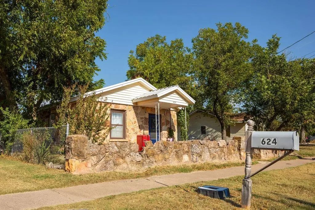624 Arch, Baird