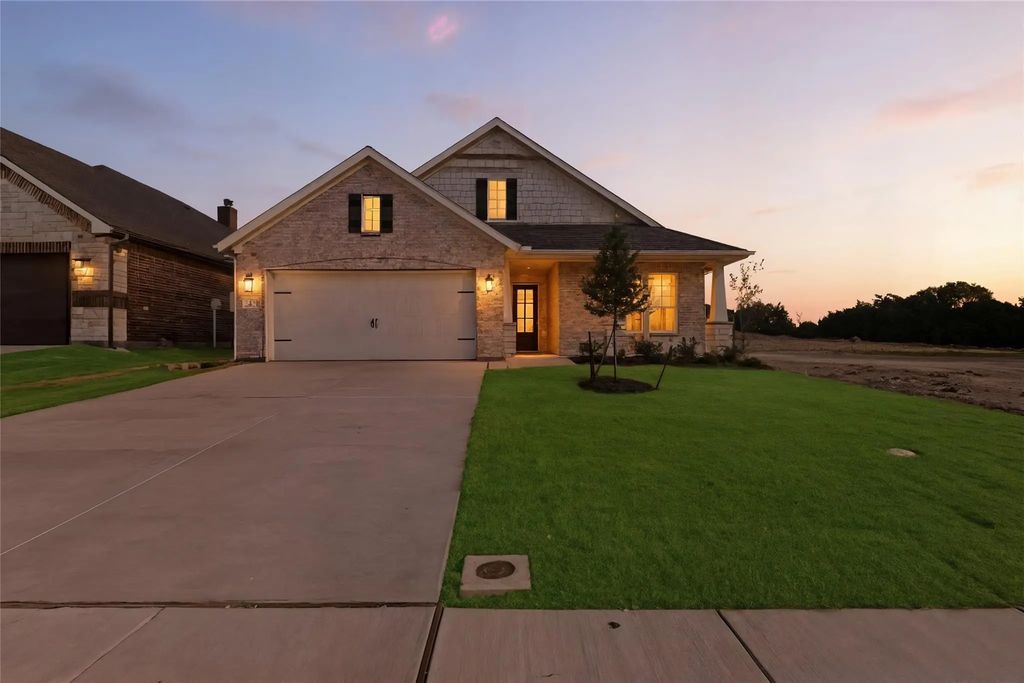 2321 Shamrock Lane, Weatherford