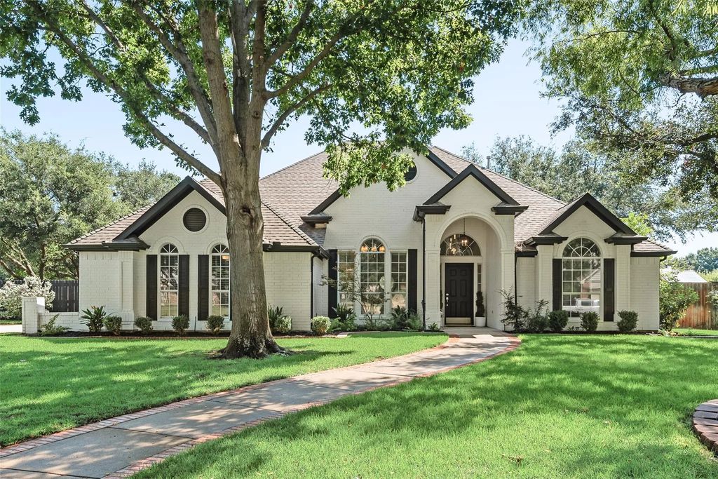 711 Saratoga Drive, Southlake