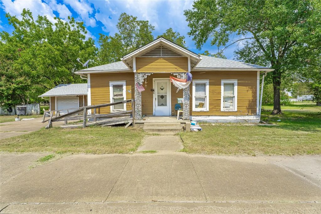 307 Ne 2nd Street, Kerens