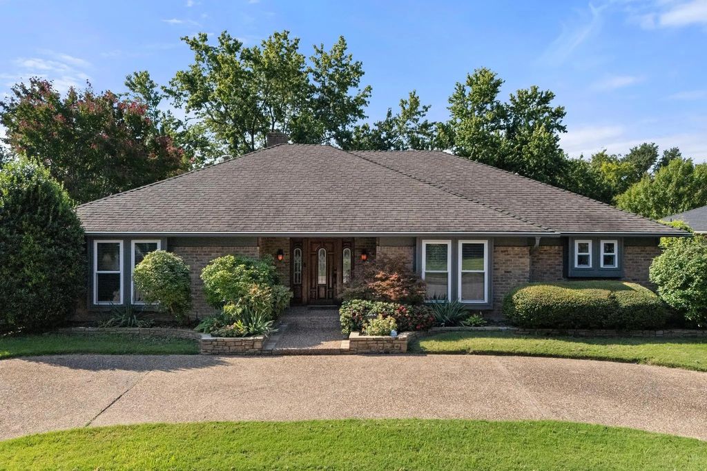 6914 Echo Bluff Drive, Dallas