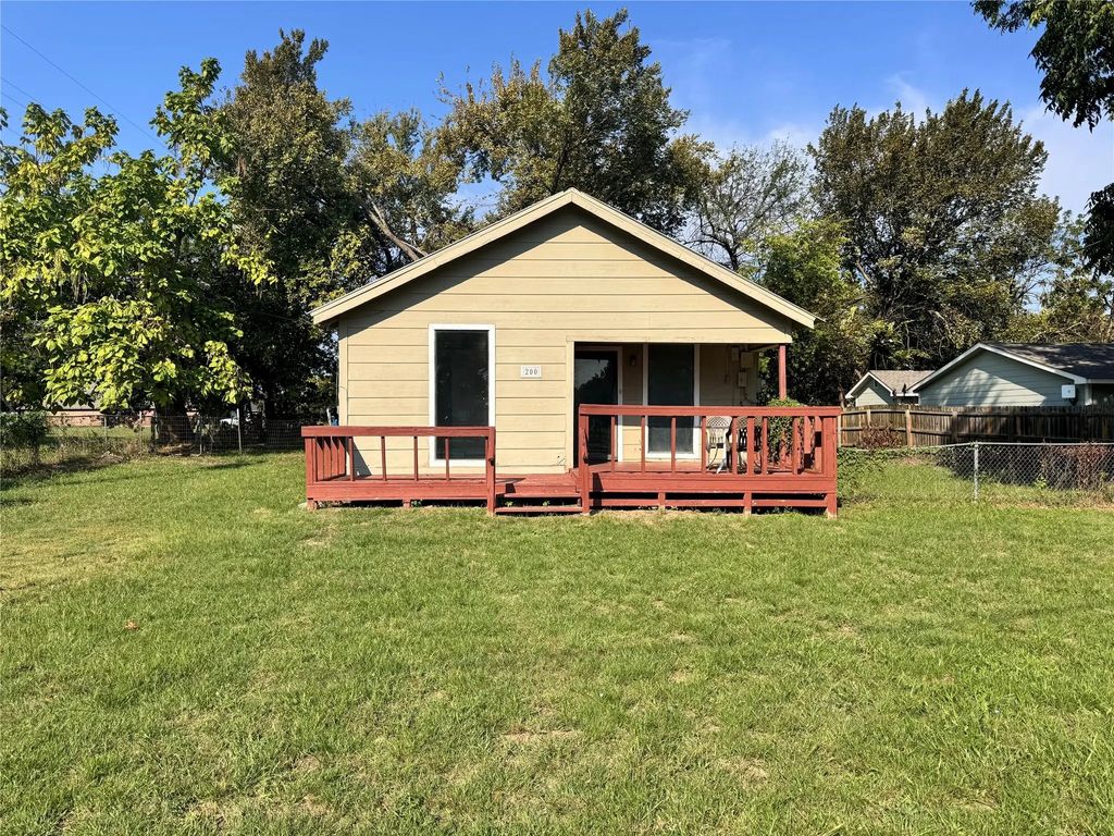 200 Good John Street, Collinsville