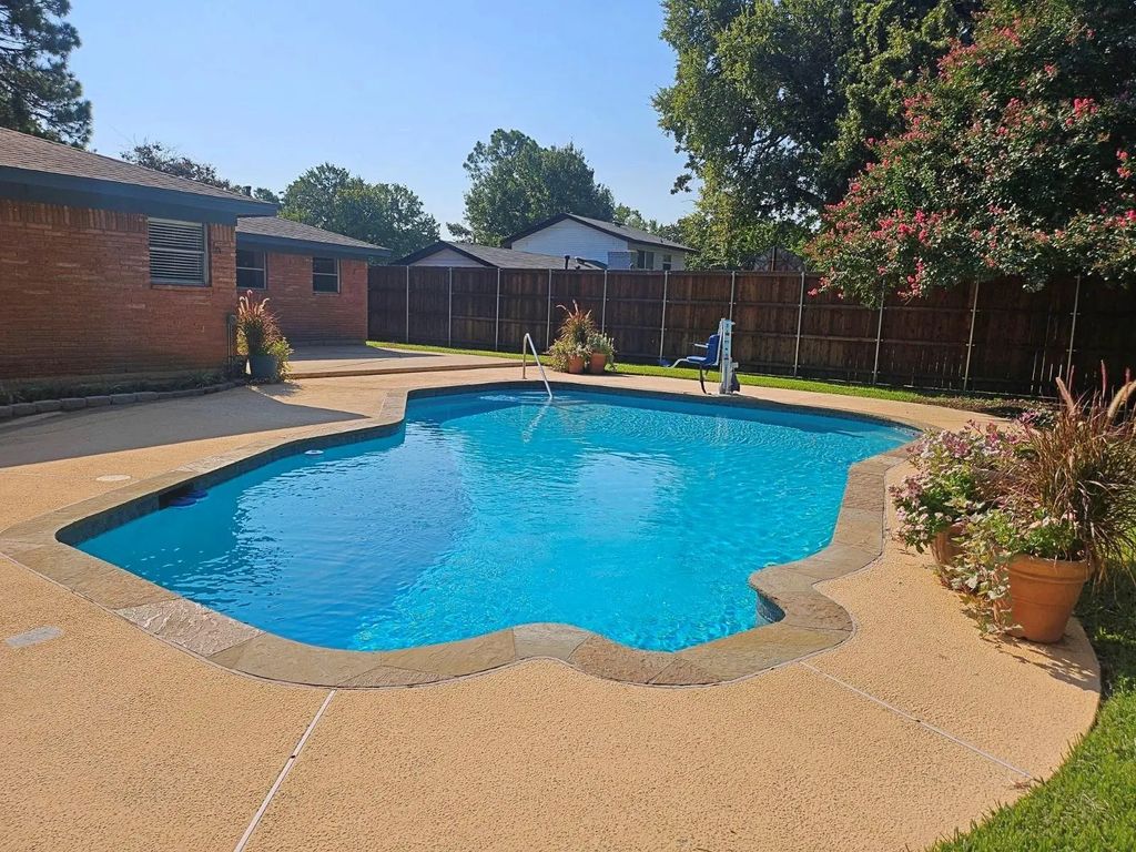 933 Wade Drive, Bedford
