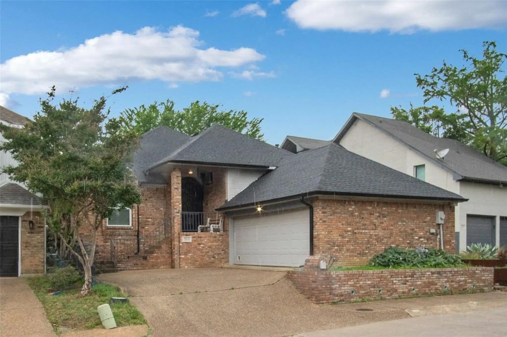 9131 Valley Chapel Lane, Dallas