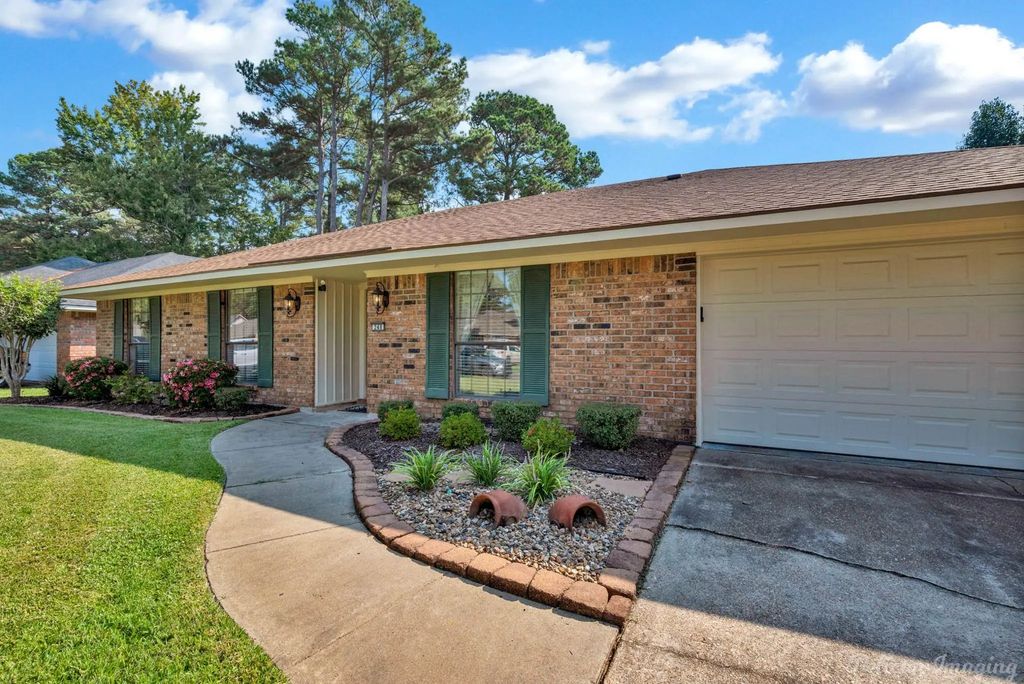 248 Hanging Moss Trail, Shreveport