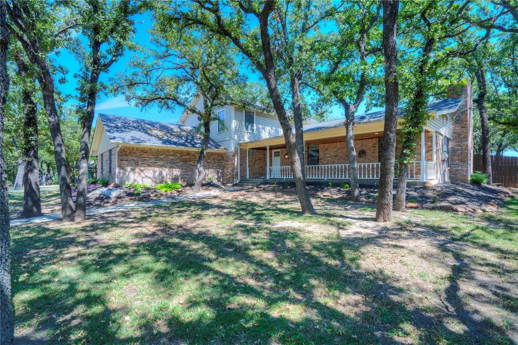 1004 Shady Oaks Drive N, Bridgeport