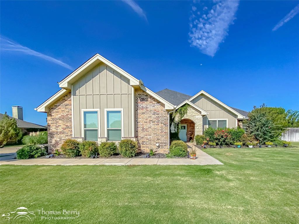 593 Lakeview, Baird