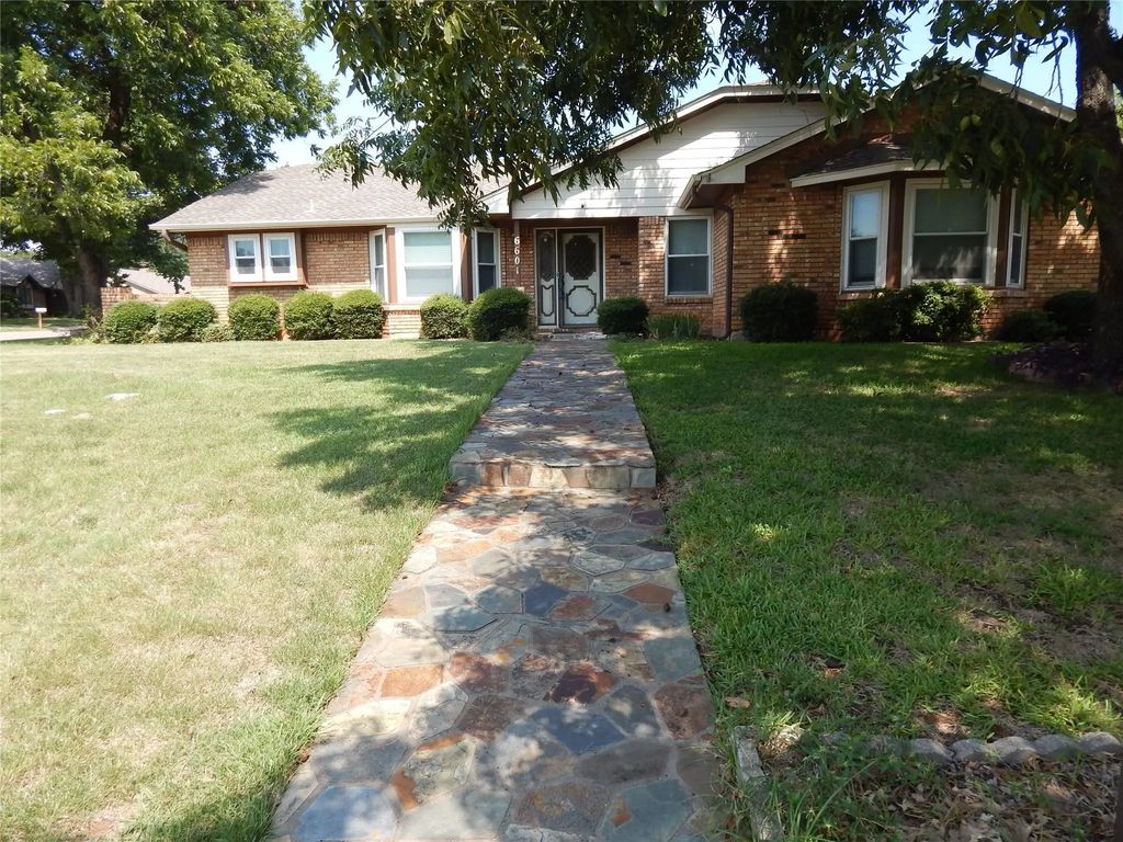 6601 Victoria Avenue, North Richland Hills