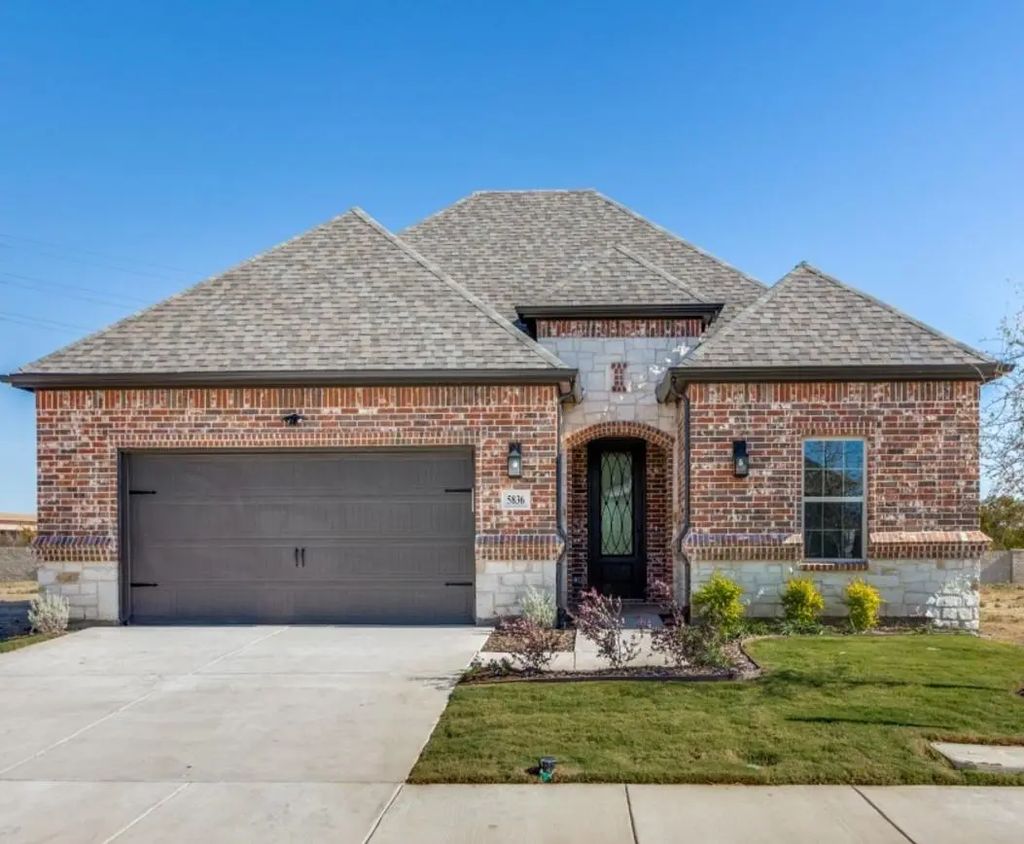 5836 Fresco Drive, Fort Worth