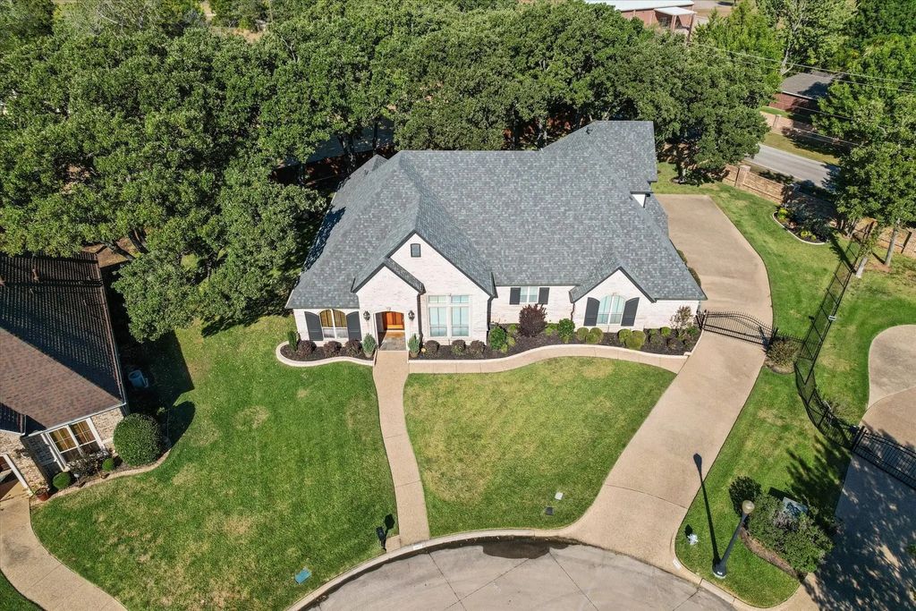 3415 W Hunter Bend Court, Mansfield