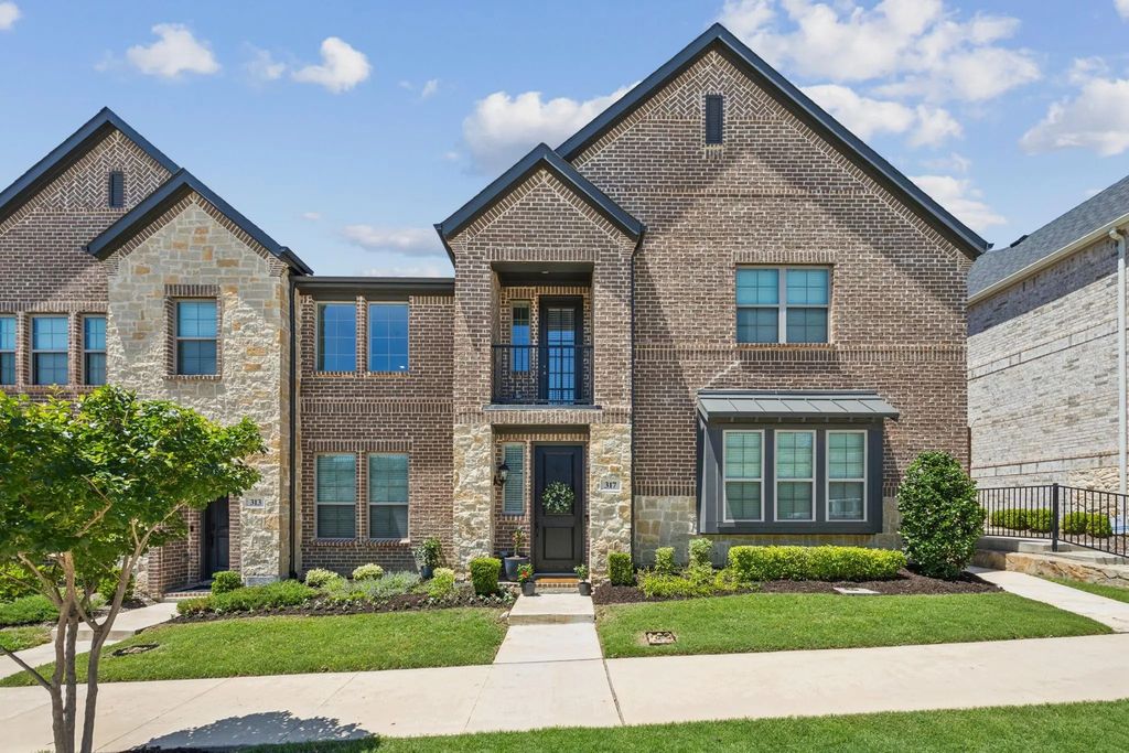 317 Mcconathy Way, Flower Mound