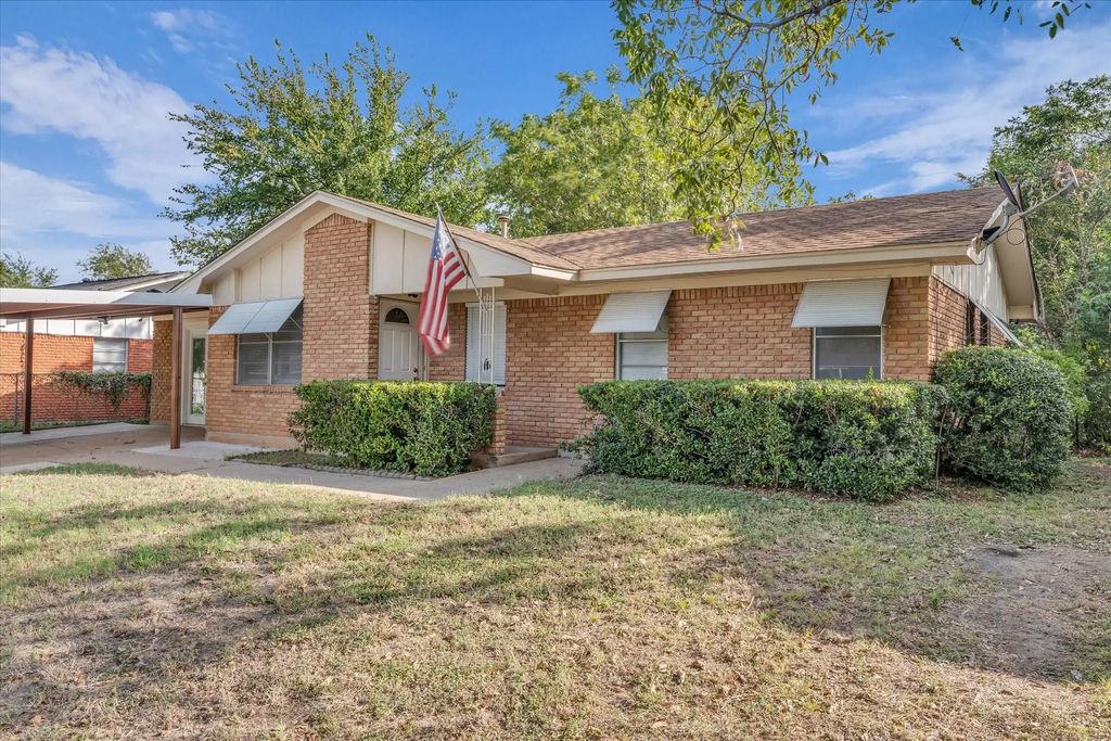 309 S Rita Street, Lacy Lakeview