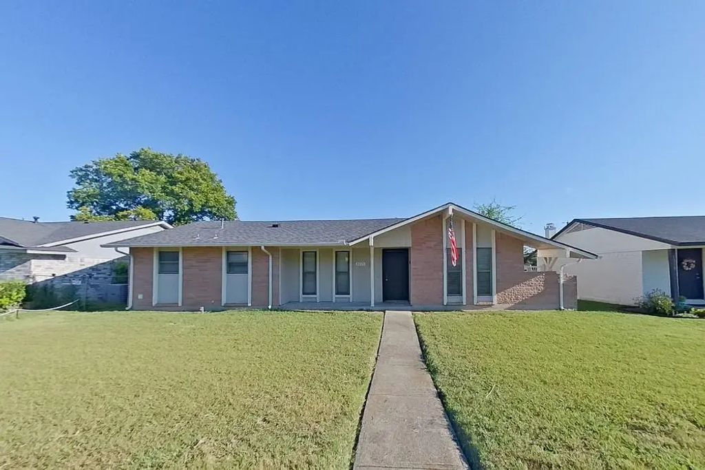 1221 Aldenwood Drive, Dallas