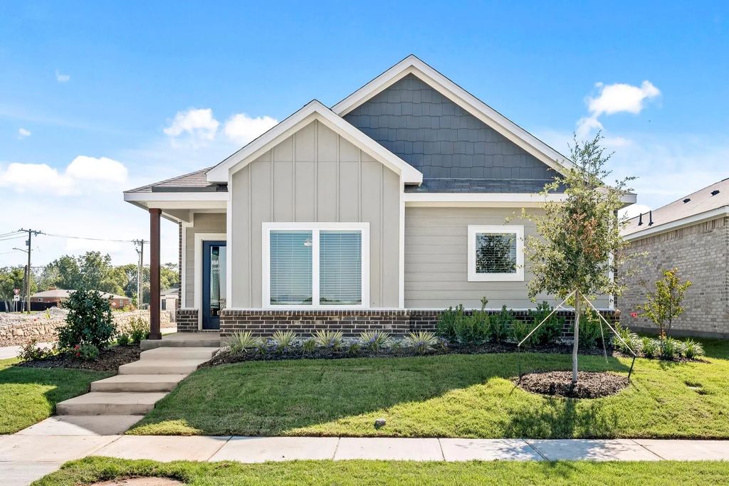 1012 Camelia Grove Court, Hutchins