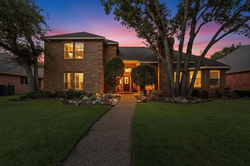 2217 Canyon Trail, Carrollton