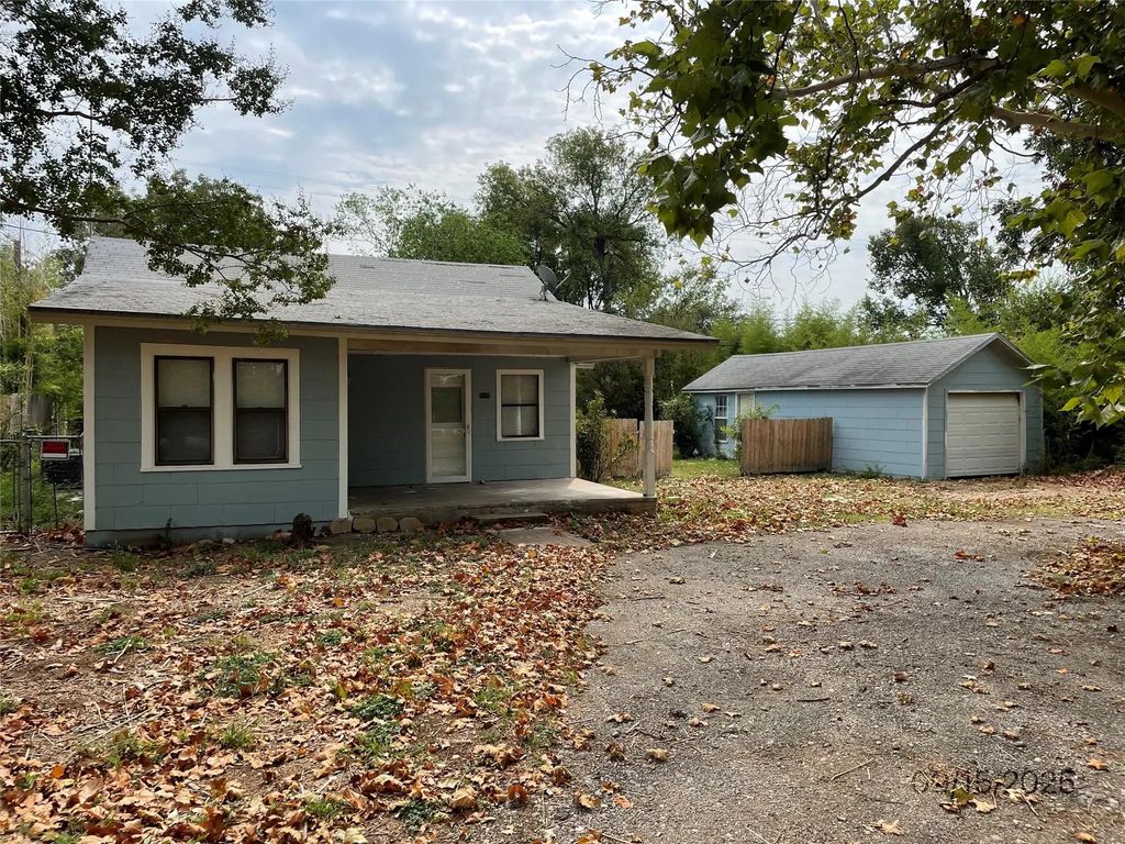 2612 Roberts Cut Off, Sansom Park