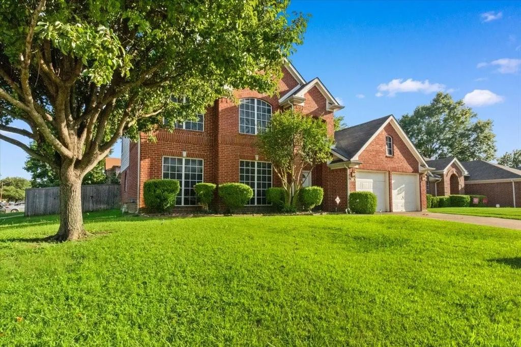 1100 Bellingham Place, Arlington