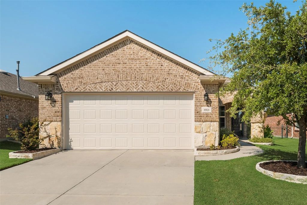8921 Shore Crest Road, Frisco
