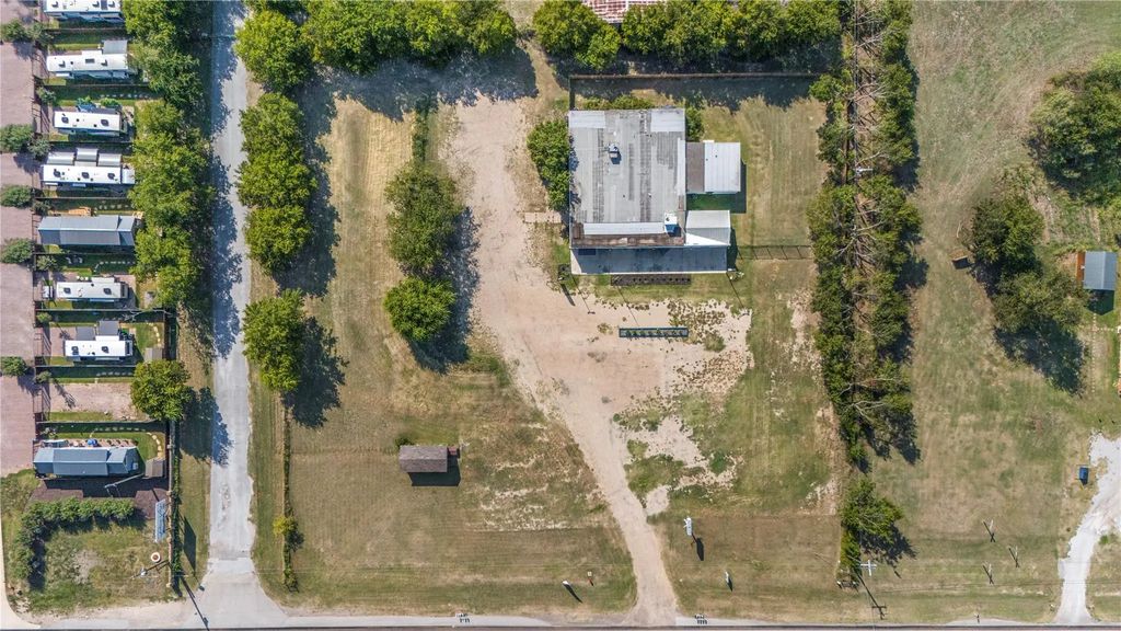 10401 Fm 1902, Crowley