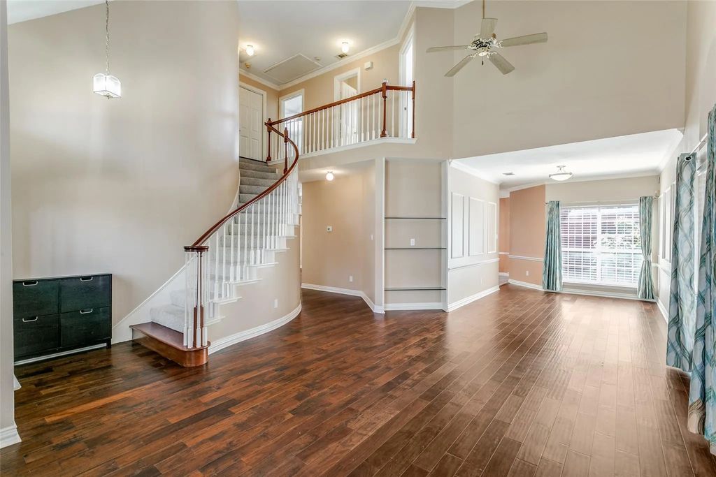 1206 Saint Regis, Irving