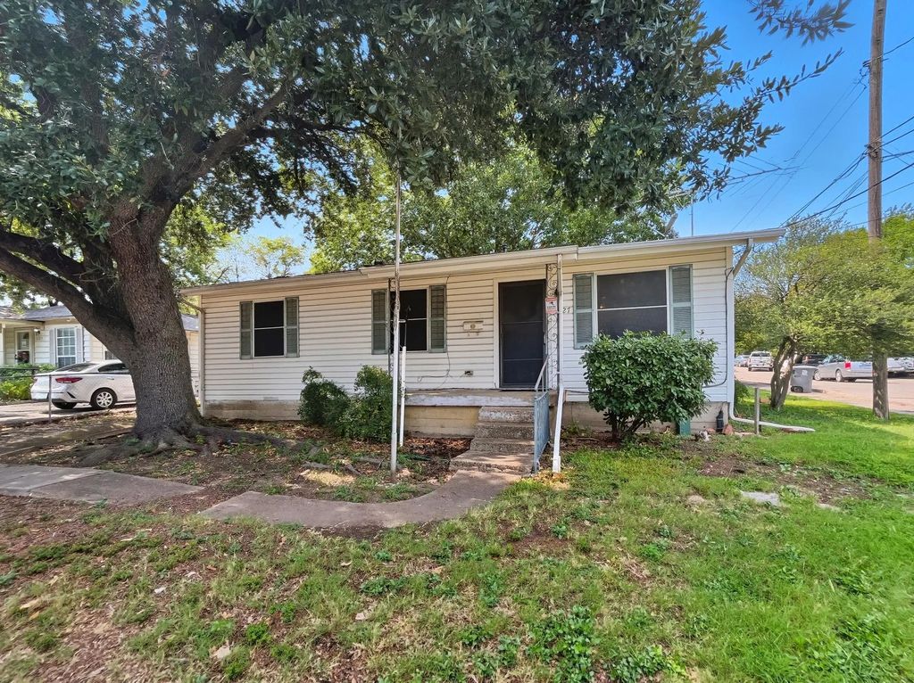 1127 N Dwight Avenue, Dallas