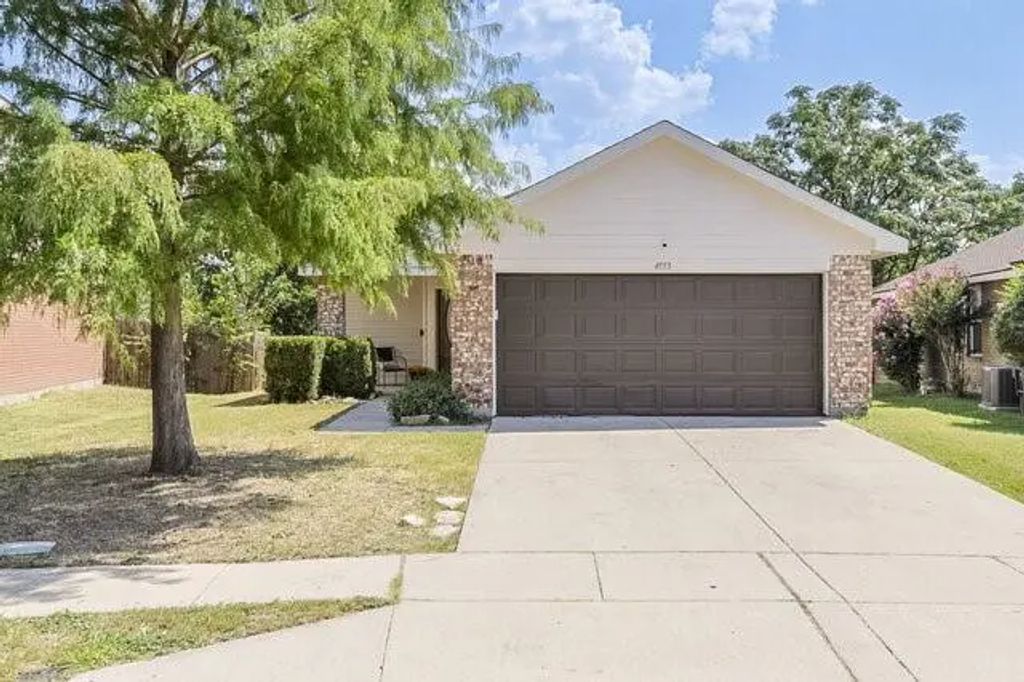 4553 Waterford Drive, Fort Worth