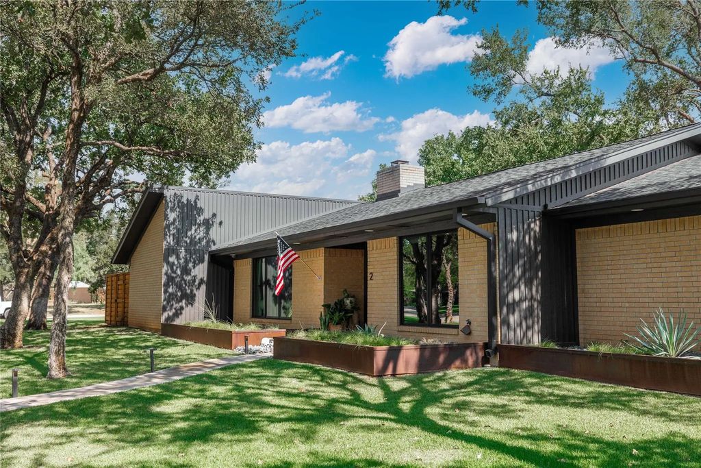 2 Stonebridge Circle, Brownwood