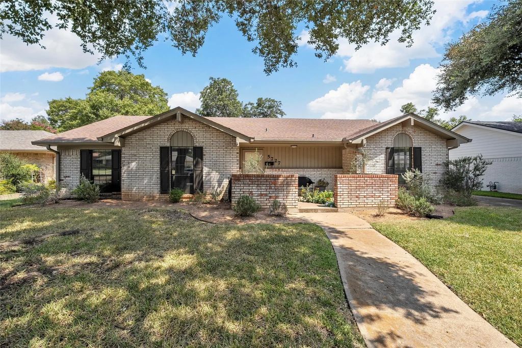 5727 Lakemont Circle, Waco