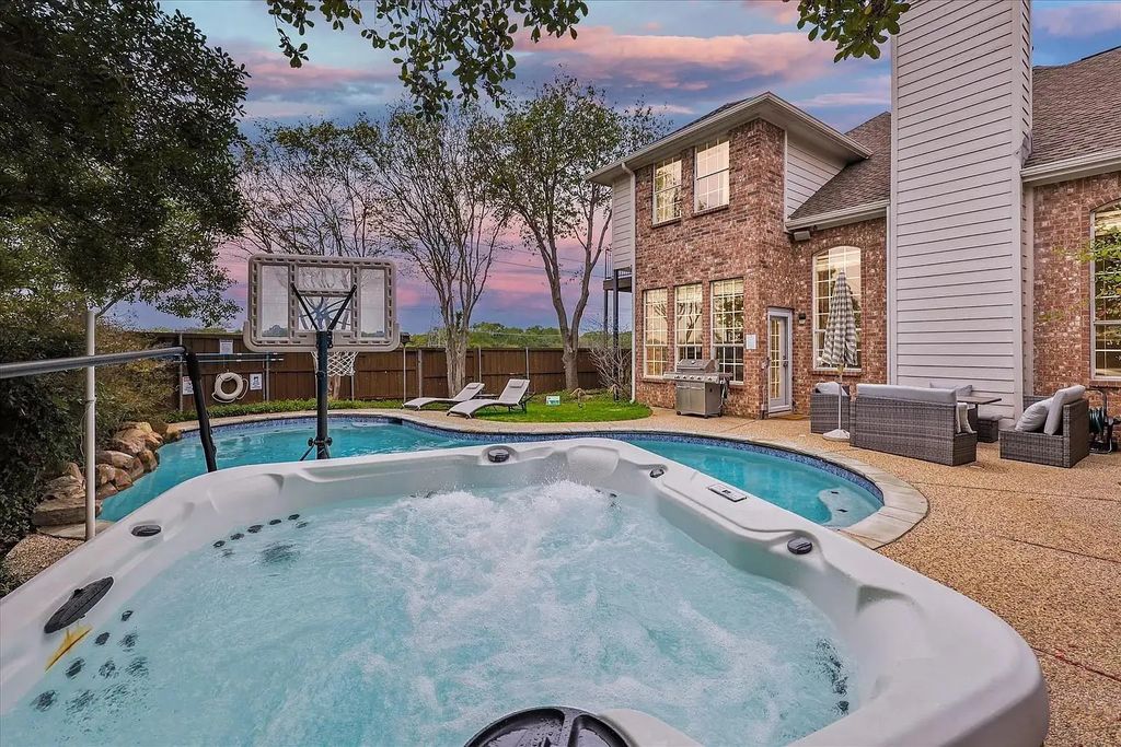 1529 Arrowhead Lane, Carrollton