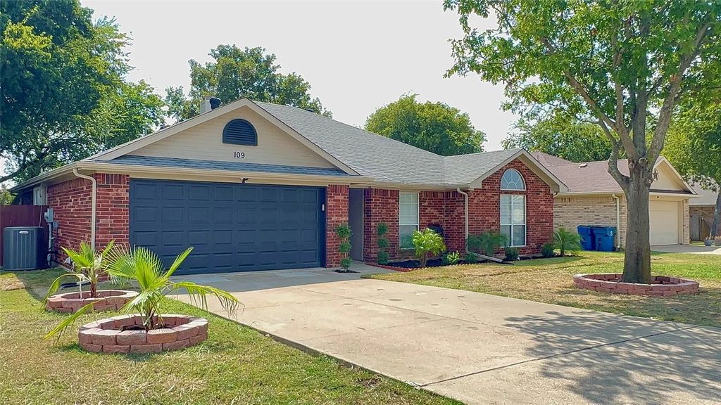 109 Cherokee Trail, Alvarado
