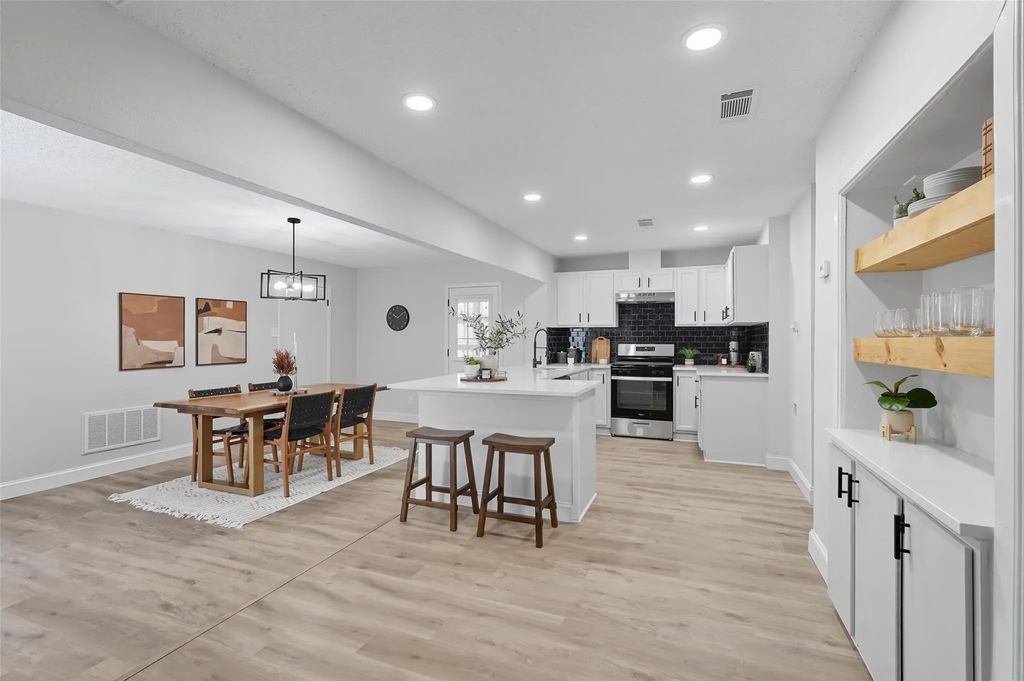 240 N Bryan Place, Mesquite