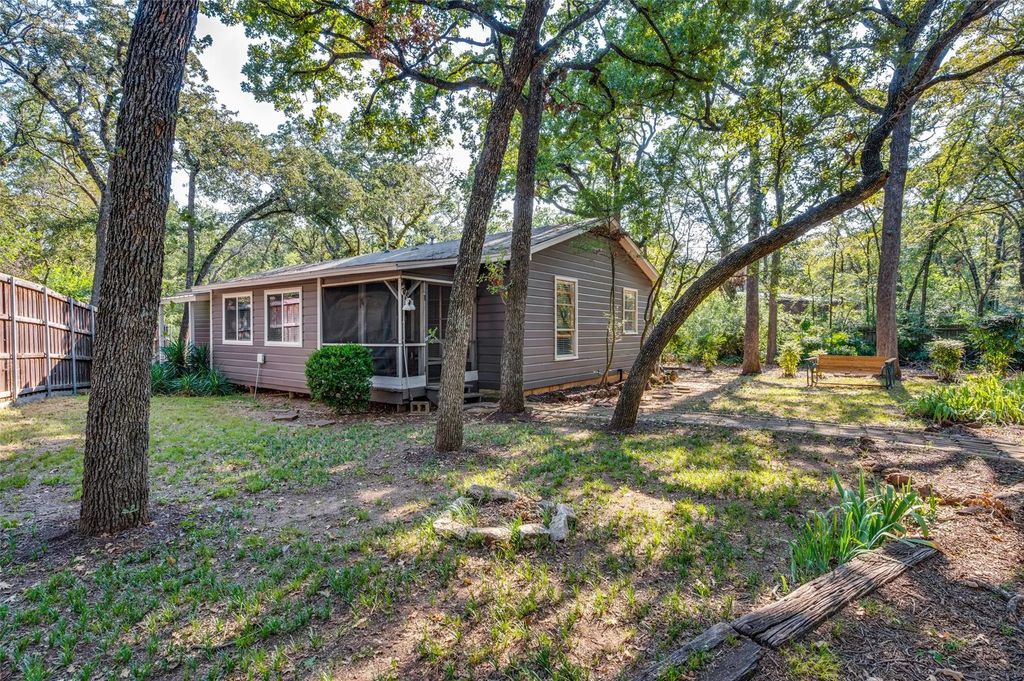 150 Coneflower Road, Shady Shores