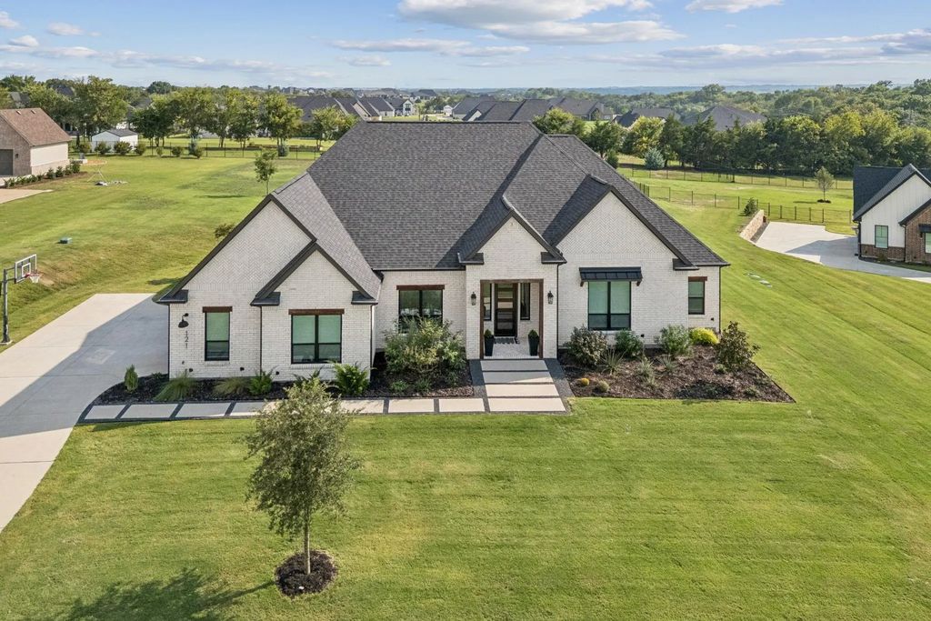 121 Buchanan Court, Weston
