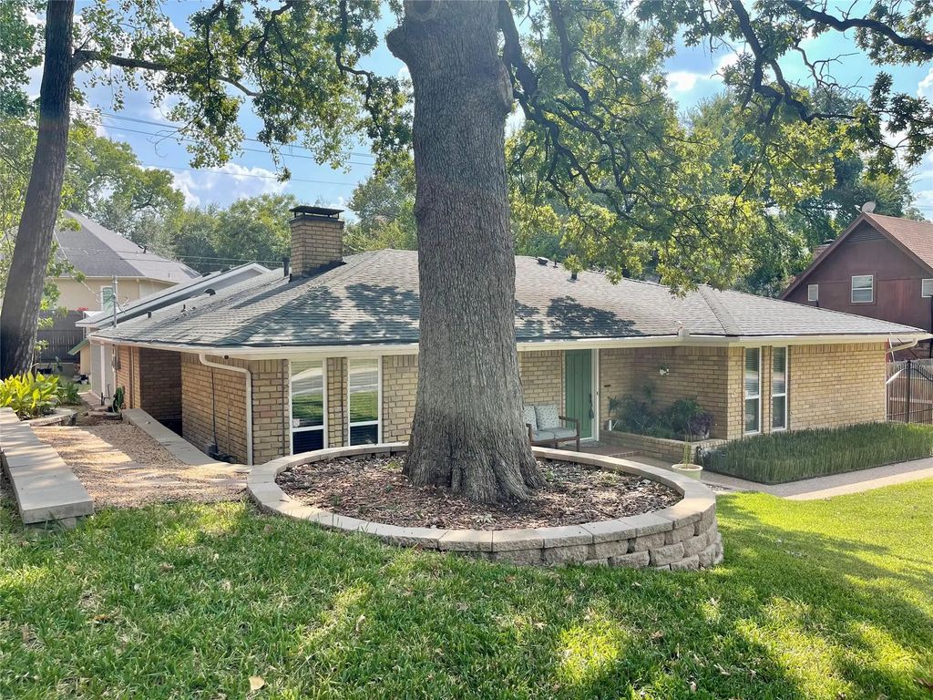 2400 W Sanford Street, Arlington