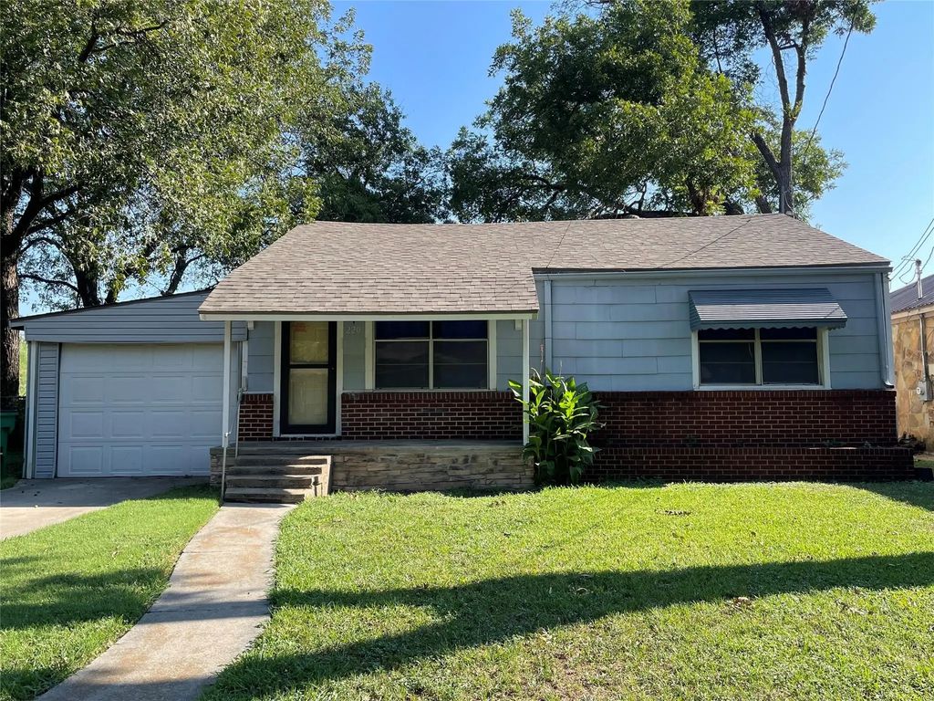 220 Sky Acres Drive, Westworth Village