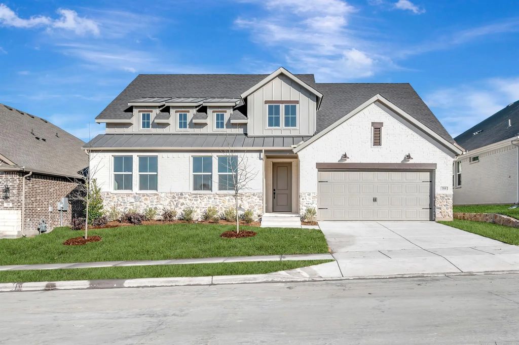 715 Emerald Heights, Lavon