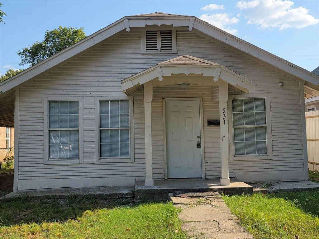 531 W Spurgeon Street, Fort Worth