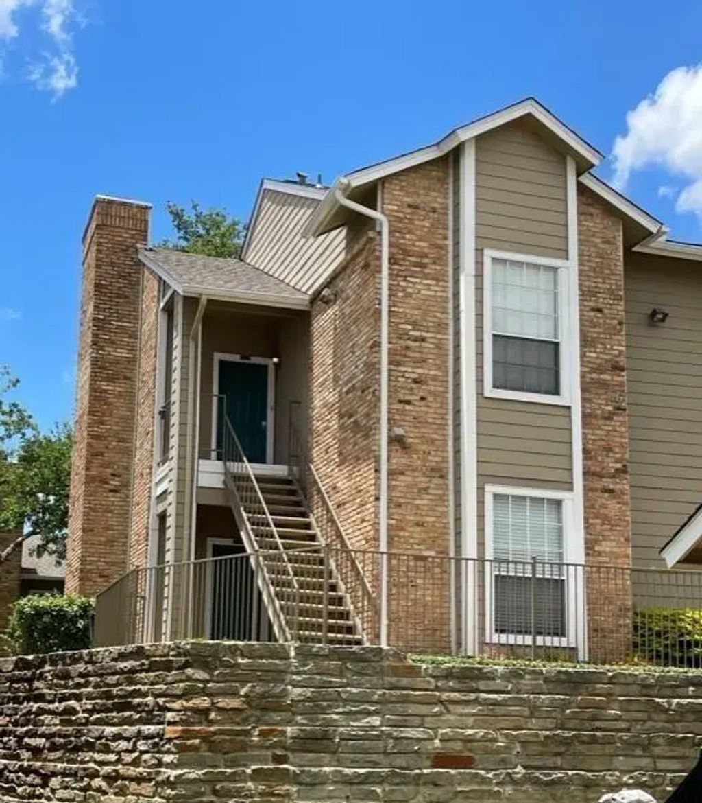 8600 Coppertowne Lane 2001, Dallas
