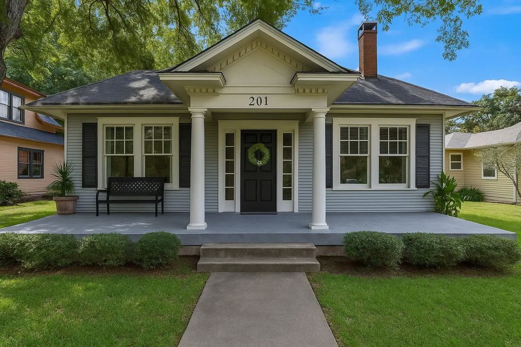 201 Pecan Street, Terrell