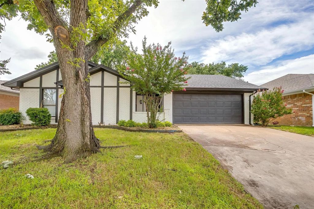 3925 Singleleaf Lane, Fort Worth