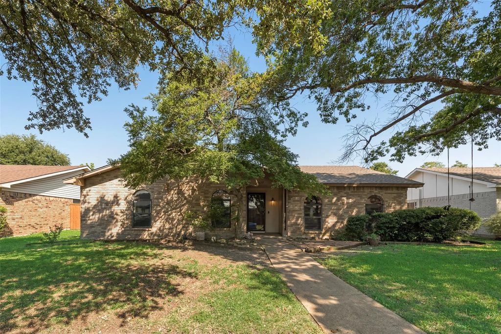 8617 Baumgarten Drive, Dallas