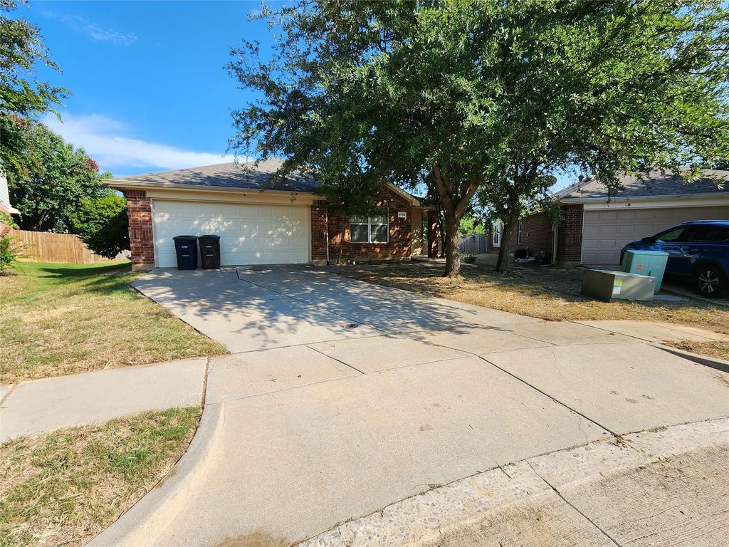 4888 Ambrosia Drive, Fort Worth