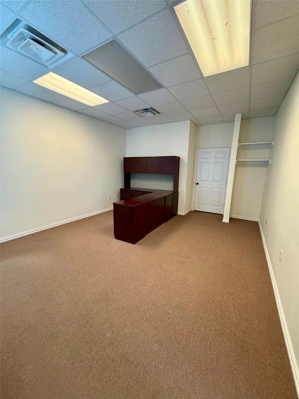 100 W Broad Street, Forney