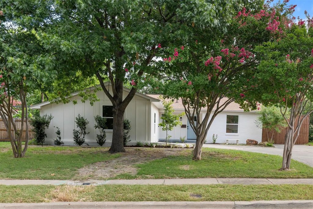8709 Gladwood Lane, Dallas