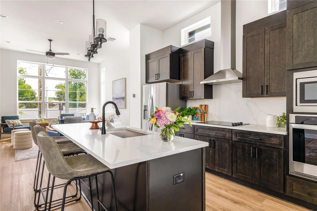 13325 Bee Street 302, Farmers Branch