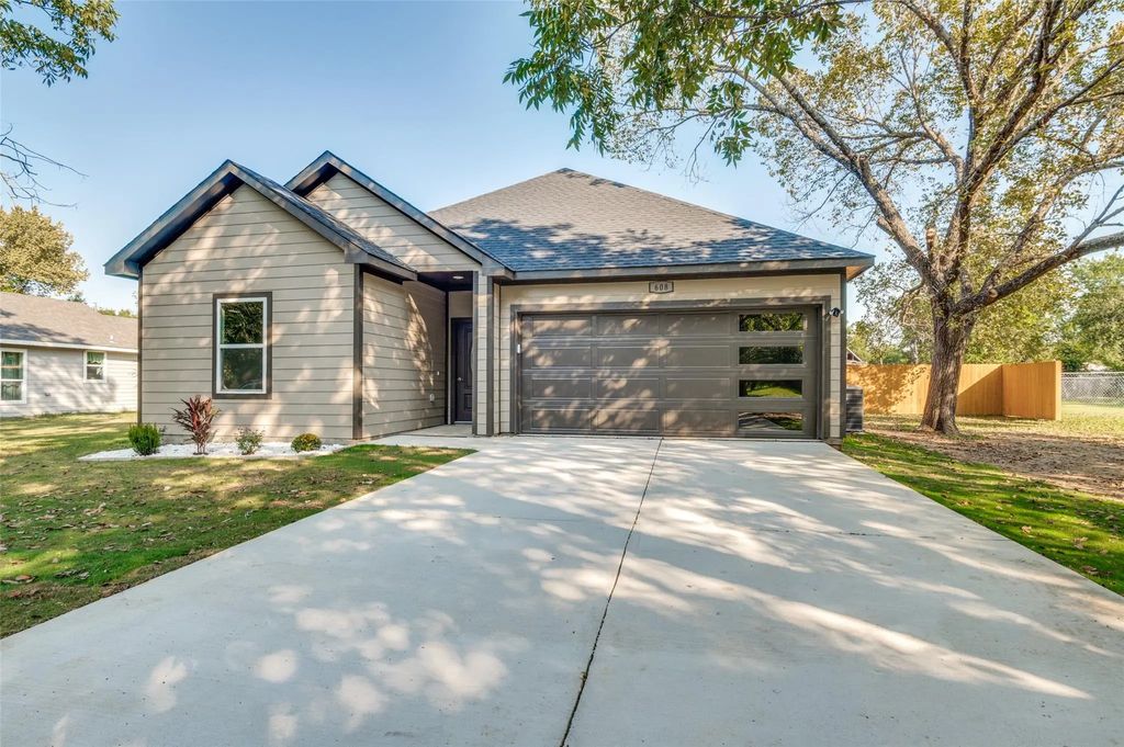 608 Sw 3rd Street, Kerens