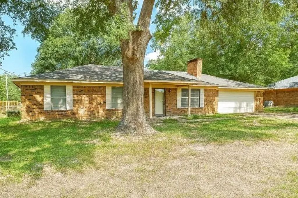 181 Minwood Street, Mineola